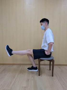 変形性膝関節症対策のストレッチ＿大腿四頭筋の筋力トレーニング